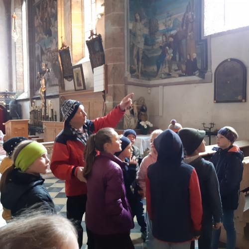 Andreas Mair erzählte uns alles, was wir über die Wallfahrtskirche wissen wollten. 